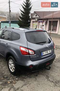 Позашляховик / Кросовер Nissan Qashqai+2 2010 в Полтаві