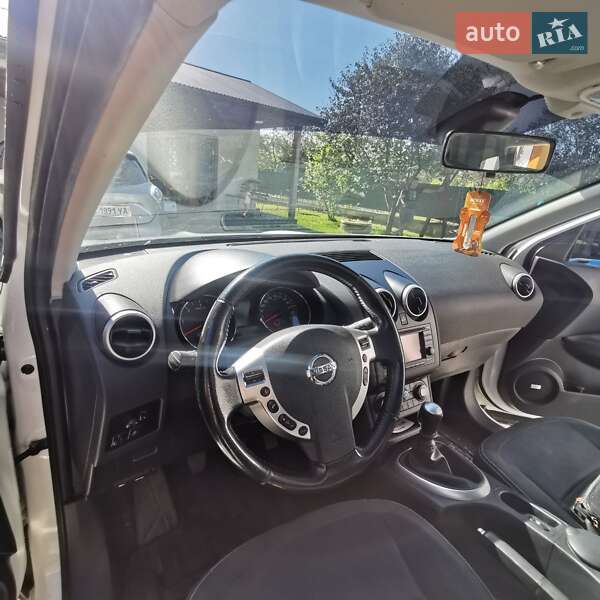 Позашляховик / Кросовер Nissan Qashqai+2 2010 в Самборі