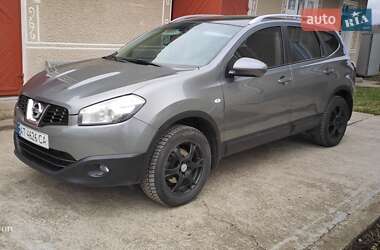 Позашляховик / Кросовер Nissan Qashqai+2 2011 в Городенці