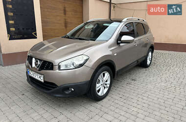 Позашляховик / Кросовер Nissan Qashqai+2 2010 в Ужгороді