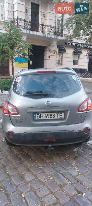 Nissan Qashqai+2 2010