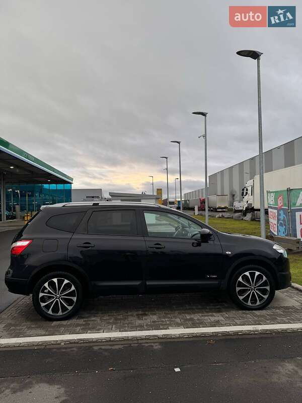 Внедорожник / Кроссовер Nissan Qashqai+2 2012 в Долине