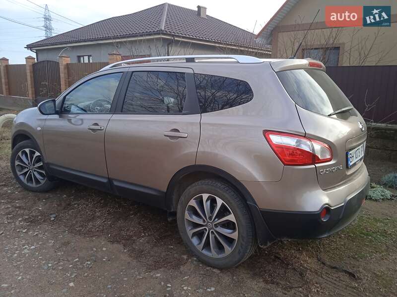 Внедорожник / Кроссовер Nissan Qashqai+2 2010 в Белгороде-Днестровском