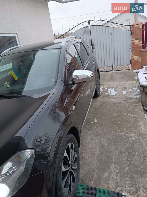 Внедорожник / Кроссовер Nissan Qashqai+2 2011 в Подольске