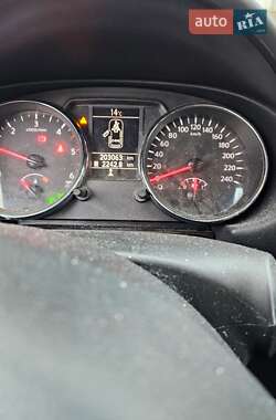 Позашляховик / Кросовер Nissan Qashqai+2 2011 в 