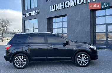 Позашляховик / Кросовер Nissan Qashqai+2 2011 в Умані