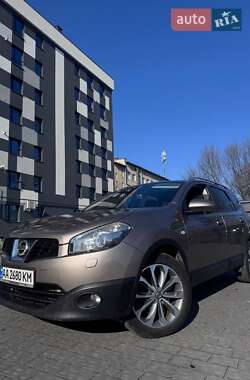 Позашляховик / Кросовер Nissan Qashqai+2 2012 в Івано-Франківську