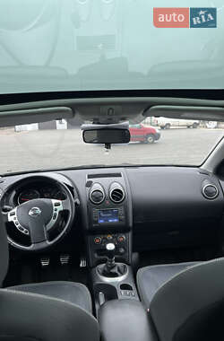 Позашляховик / Кросовер Nissan Qashqai+2 2010 в 