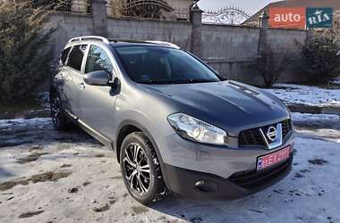 Позашляховик / Кросовер Nissan Qashqai+2 2010 в Рівному