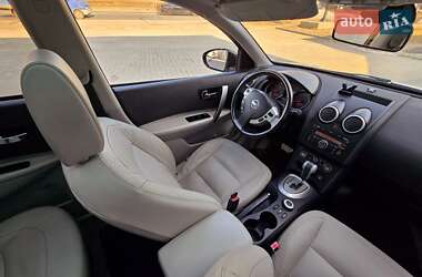 Внедорожник / Кроссовер Nissan Qashqai+2 2010 в 