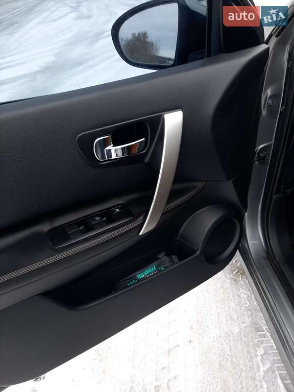 Внедорожник / Кроссовер Nissan Qashqai+2 2011 в Змиеве фото 16 Внедорожник / Кроссовер Nissan Qashqai+2 2011 в Змиеве