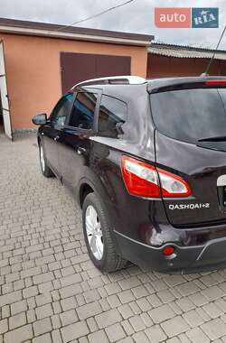 Позашляховик / Кросовер Nissan Qashqai+2 2010 в Гощі