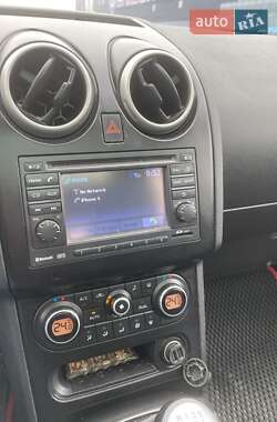Позашляховик / Кросовер Nissan Qashqai+2 2010 в 