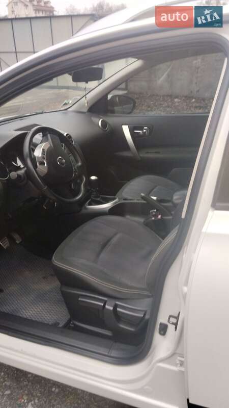 Позашляховик / Кросовер Nissan Qashqai+2 2010 в Летичіві