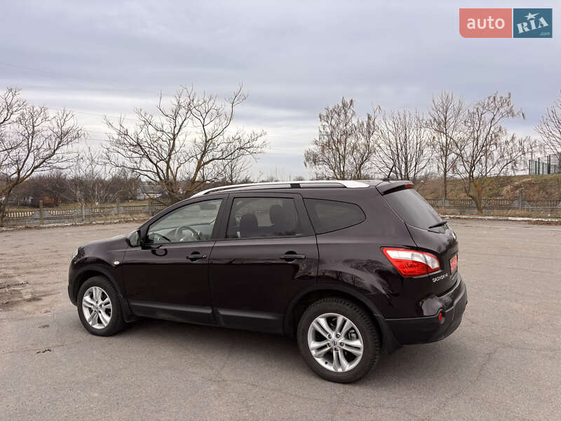 Позашляховик / Кросовер Nissan Qashqai+2 2010 в Полтаві