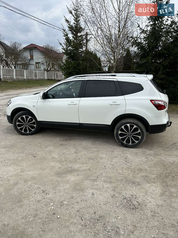 Позашляховик / Кросовер Nissan Qashqai+2 2012 в Монастириській