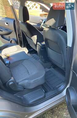 Позашляховик / Кросовер Nissan Qashqai+2 2009 в 