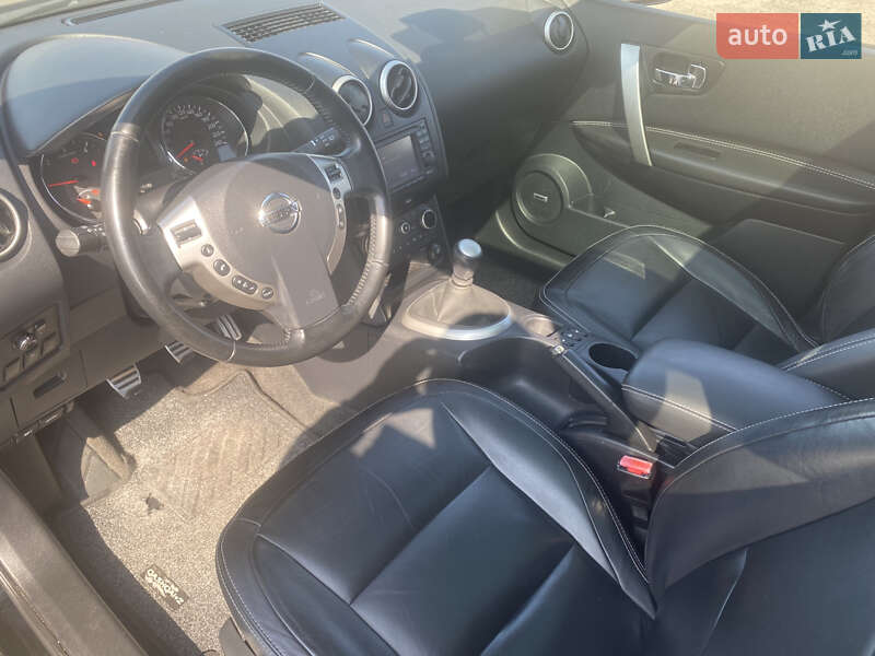 Внедорожник / Кроссовер Nissan Qashqai+2 2013 в Нововолынске