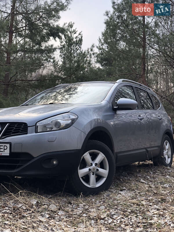 Позашляховик / Кросовер Nissan Qashqai+2 2010 в 