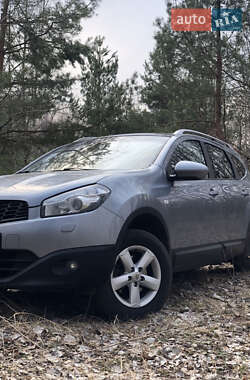 Позашляховик / Кросовер Nissan Qashqai+2 2010 в 