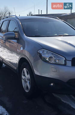 Позашляховик / Кросовер Nissan Qashqai+2 2010 в 