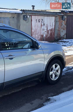 Позашляховик / Кросовер Nissan Qashqai+2 2010 в 