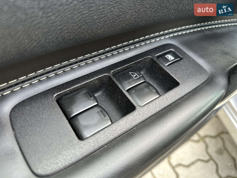 Позашляховик / Кросовер Nissan Qashqai+2 2012 в Львові
