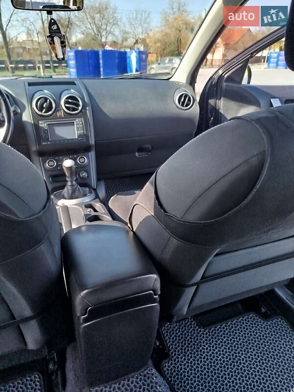 Позашляховик / Кросовер Nissan Qashqai+2 2010 в Коломиї