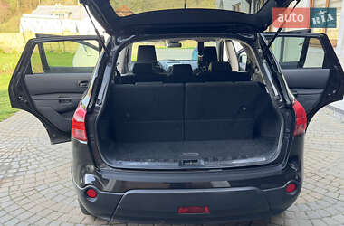 Внедорожник / Кроссовер Nissan Qashqai+2 2009 в 