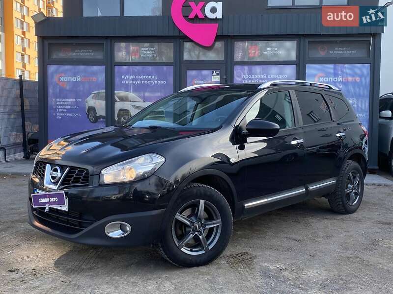 Позашляховик / Кросовер Nissan Qashqai+2 2011 в 
