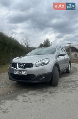 Внедорожник / Кроссовер Nissan Qashqai+2 2011 в 