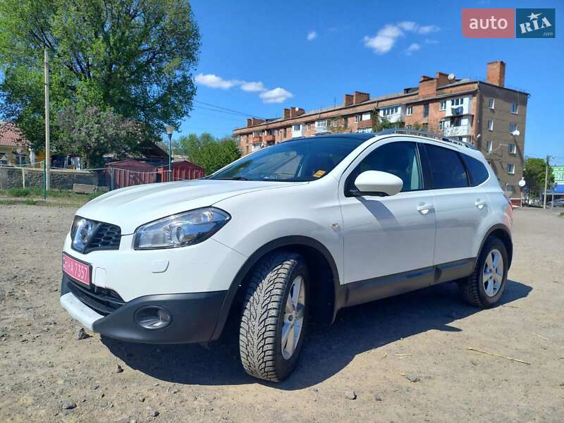 Позашляховик / Кросовер Nissan Qashqai+2 2012 в 