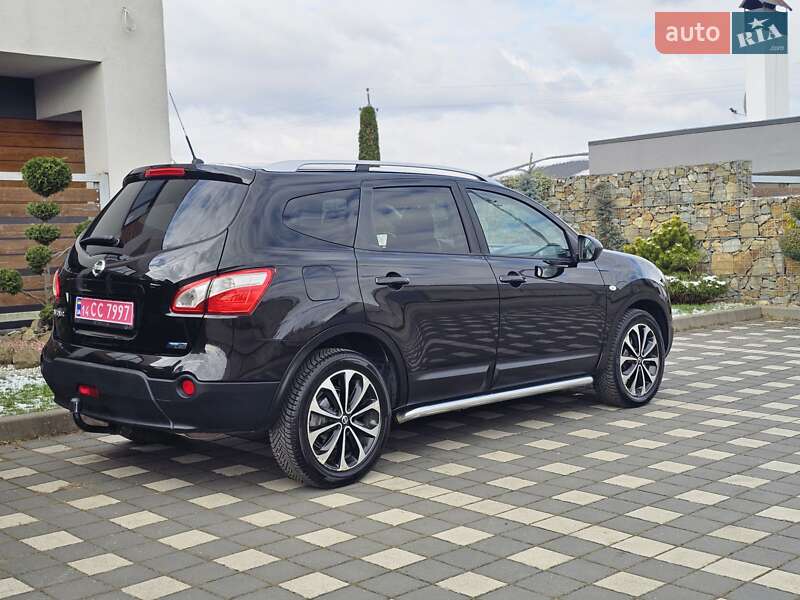Позашляховик / Кросовер Nissan Qashqai+2 2011 в Стрию