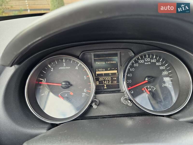 Позашляховик / Кросовер Nissan Qashqai+2 2011 в Стрию