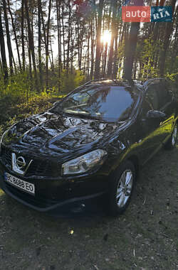 Внедорожник / Кроссовер Nissan Qashqai+2 2011 в 