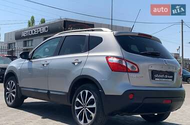 Позашляховик / Кросовер Nissan Qashqai+2 2012 в 