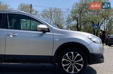 Позашляховик / Кросовер Nissan Qashqai+2 2012 в 