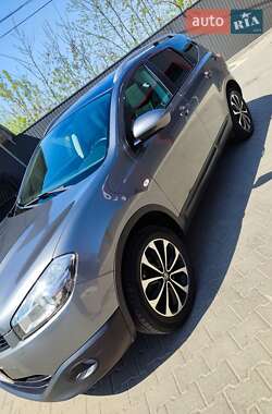 Внедорожник / Кроссовер Nissan Qashqai+2 2011 в Глыбокой
