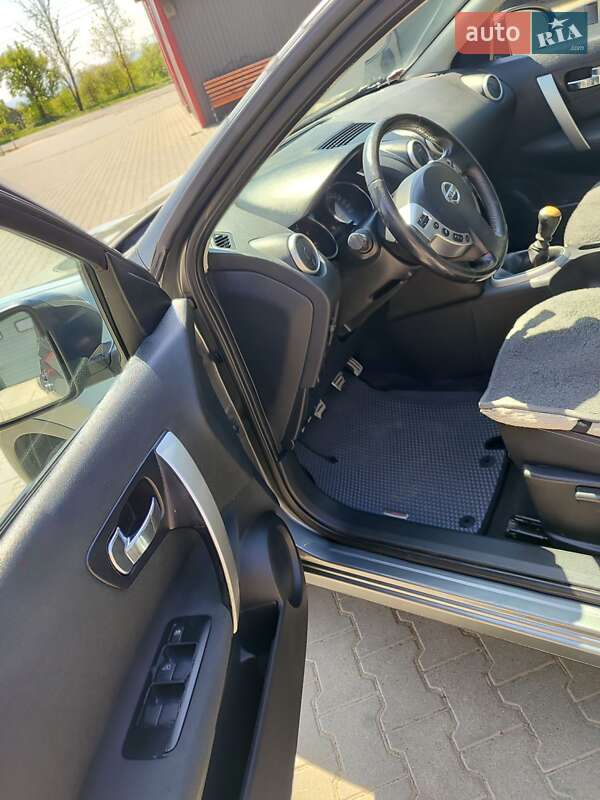 Внедорожник / Кроссовер Nissan Qashqai+2 2011 в Глыбокой