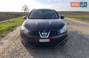 Позашляховик / Кросовер Nissan Qashqai+2 2010 в Чернівцях