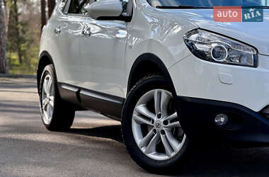 Внедорожник / Кроссовер Nissan Qashqai+2 2010 в 
