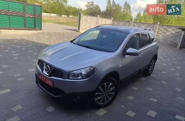 Позашляховик / Кросовер Nissan Qashqai+2 2012 в 