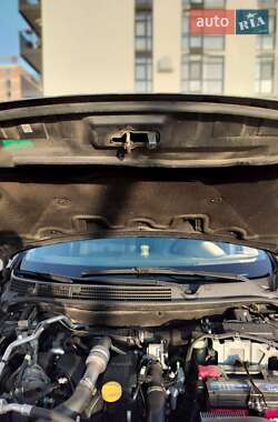 Внедорожник / Кроссовер Nissan Qashqai+2 2011 в 