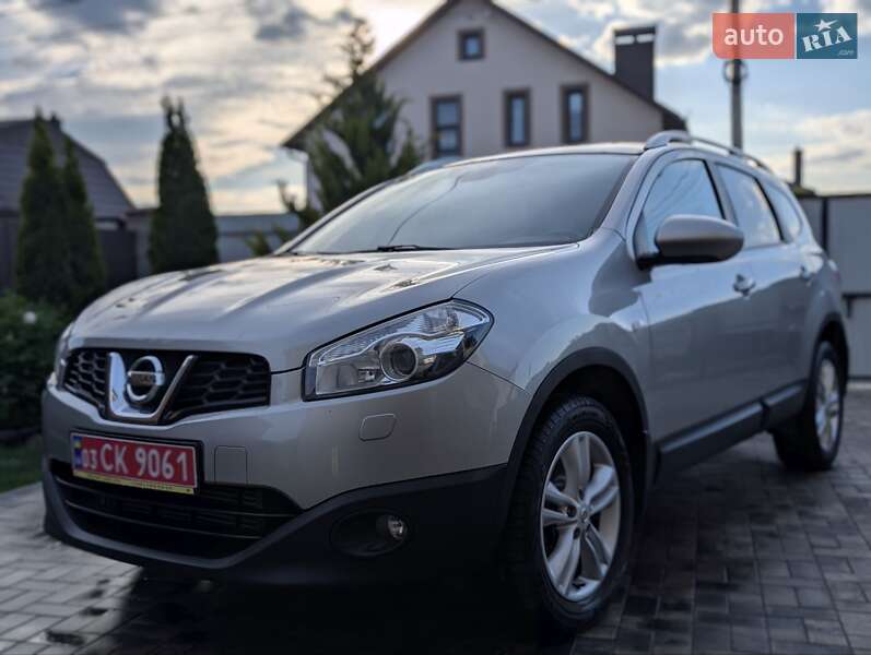 Внедорожник / Кроссовер Nissan Qashqai+2 2011 в 