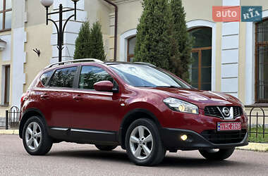 Позашляховик / Кросовер Nissan Qashqai+2 2011 в 
