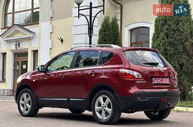 Позашляховик / Кросовер Nissan Qashqai+2 2011 в 