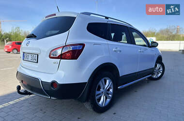 Позашляховик / Кросовер Nissan Qashqai+2 2010 в 