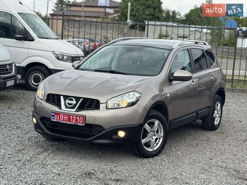 Внедорожник / Кроссовер Nissan Qashqai+2 2011 в 