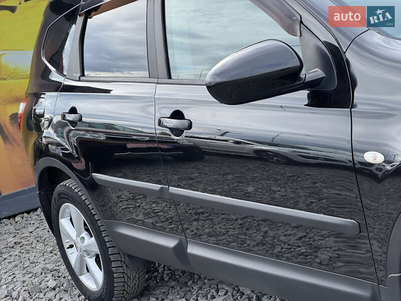 Позашляховик / Кросовер Nissan Qashqai+2 2010 в Стрию