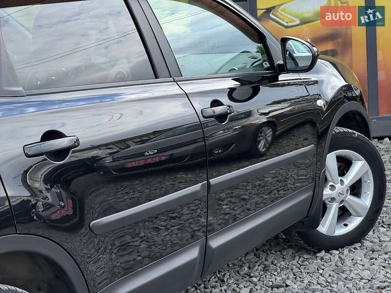Позашляховик / Кросовер Nissan Qashqai+2 2010 в Стрию